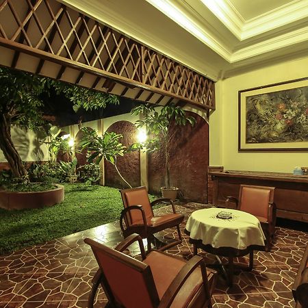 Griya Langen Guesthouse ยอกยาการ์ตา ภายนอก รูปภาพ