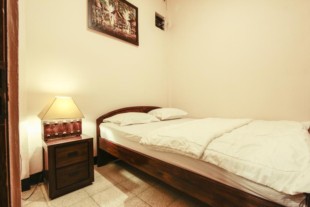 Griya Langen Guesthouse ยอกยาการ์ตา ภายนอก รูปภาพ