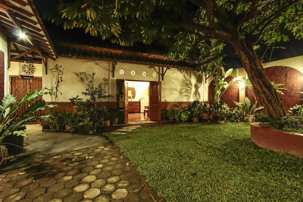 Griya Langen Guesthouse ยอกยาการ์ตา ภายนอก รูปภาพ
