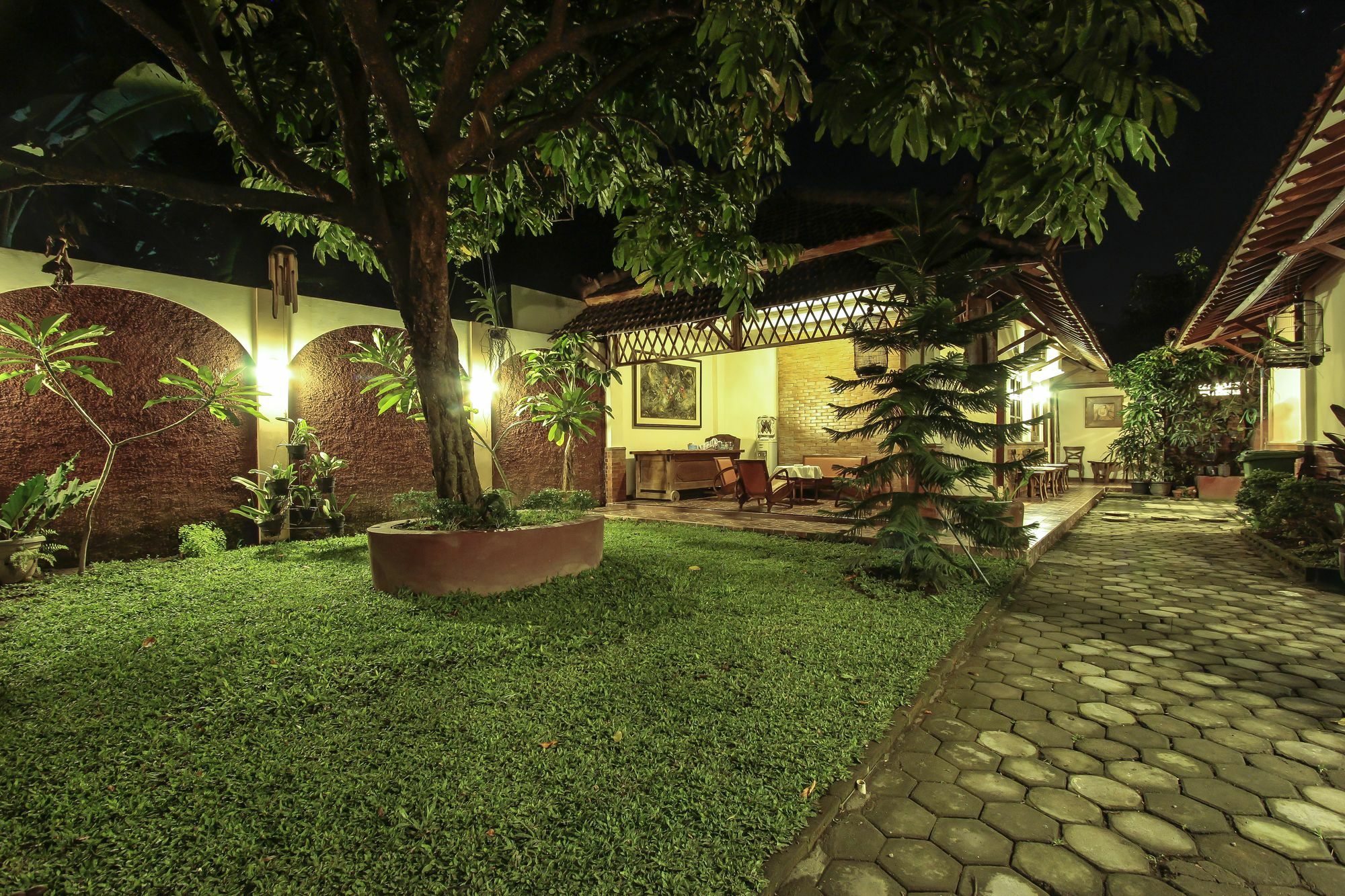 Griya Langen Guesthouse ยอกยาการ์ตา ภายนอก รูปภาพ